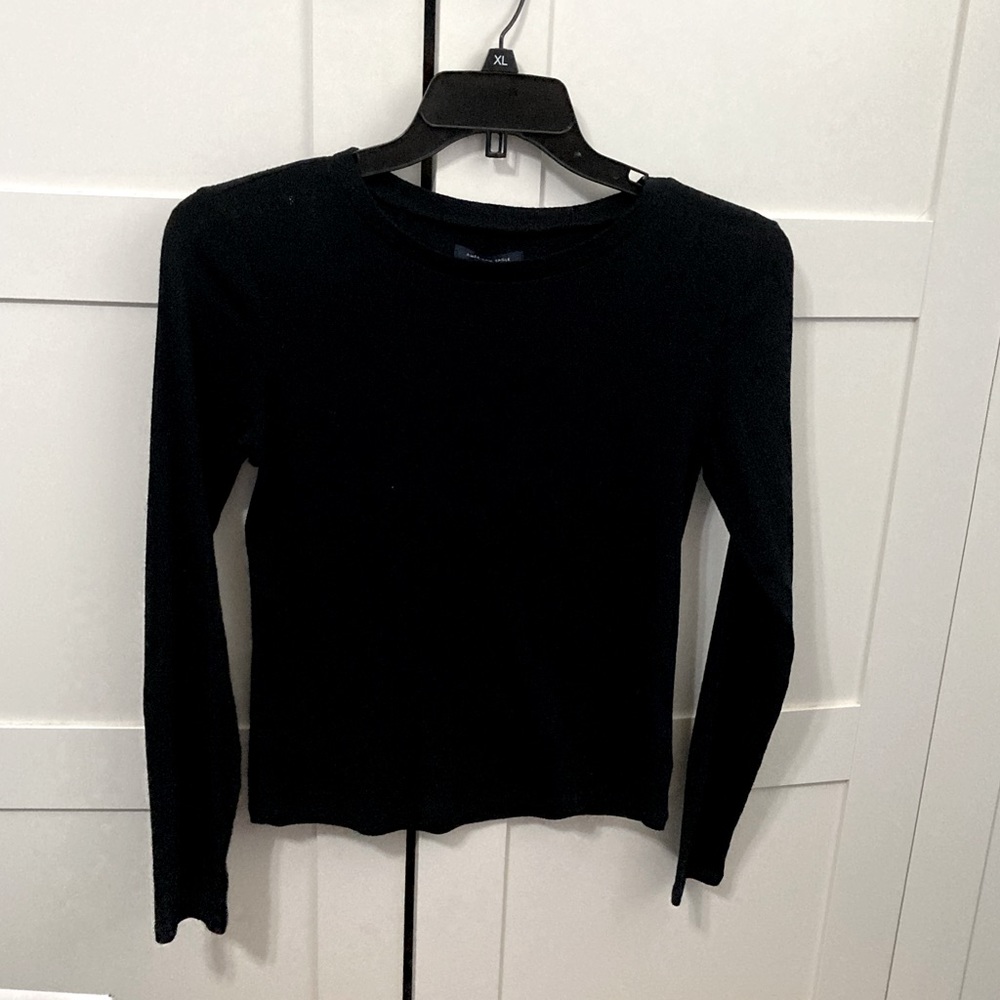 American Eagle Size Medium Black Long-Sleeve Top